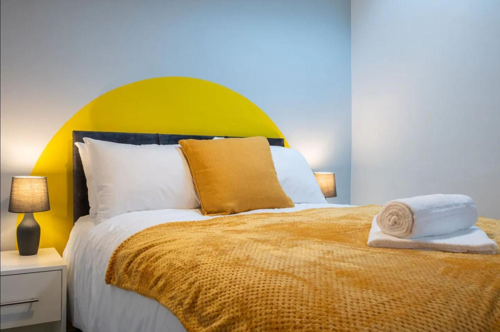 Stunning One Bedroom Apartments Near Shops & Central Cardiff Phòng bức ảnh