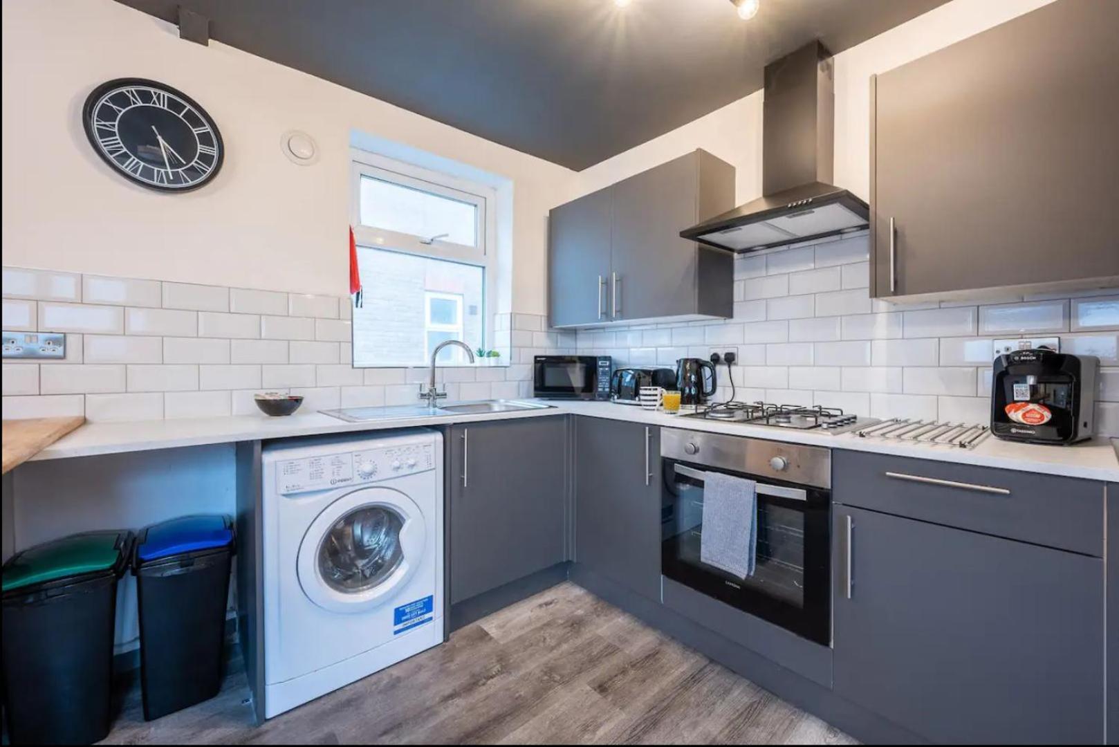 Stunning One Bedroom Apartments Near Shops & Central Cardiff Ngoại thất bức ảnh